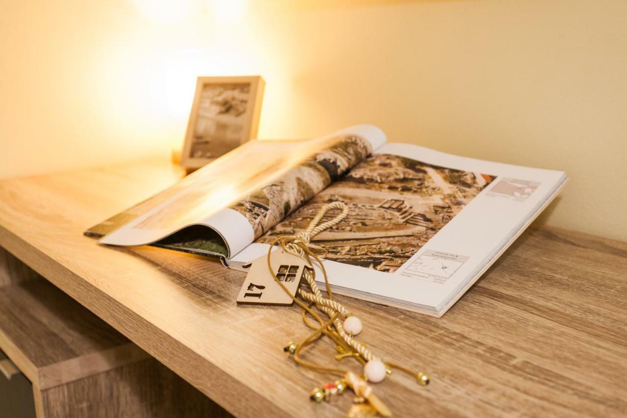 Private Central View Rooms In Apartment Near To Acropolis Metro Station Афины Экстерьер фото